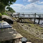 Dom wakacyjny Near Svendborg With Private Bathing Jetty Vester-Skerninge